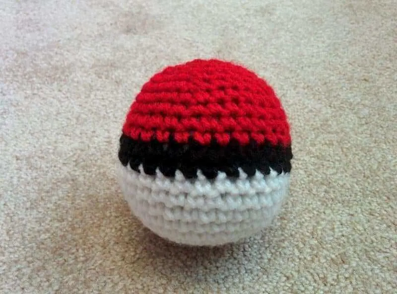 crochet-ball-pokeballs-6