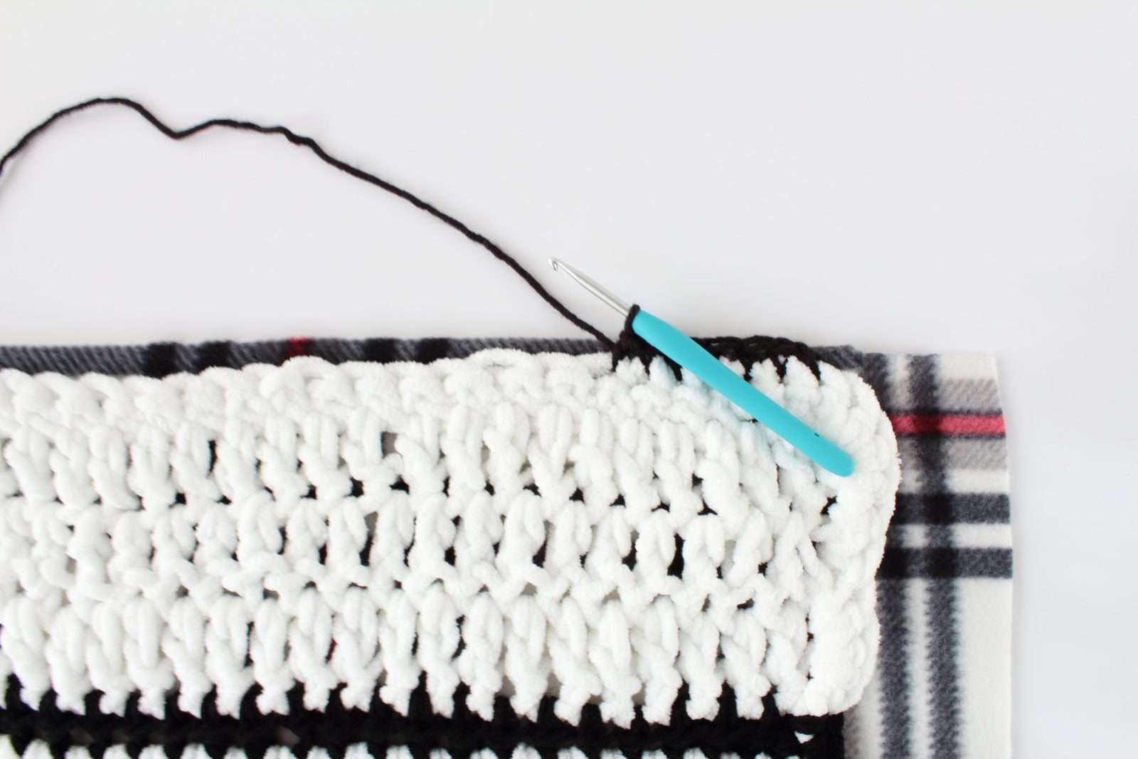 Felix Blanket: An Easy Crochet Baby Blanket Pattern