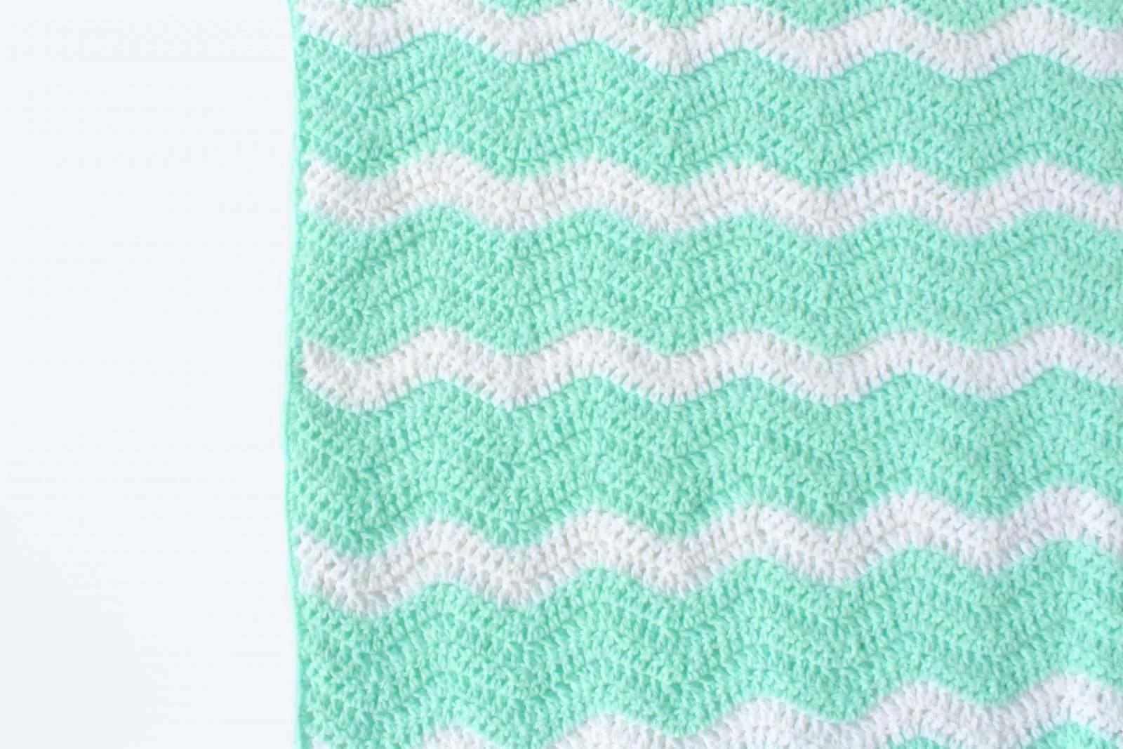 Summer Waves Baby Blanket: Lightweight Ripple Crochet Pattern