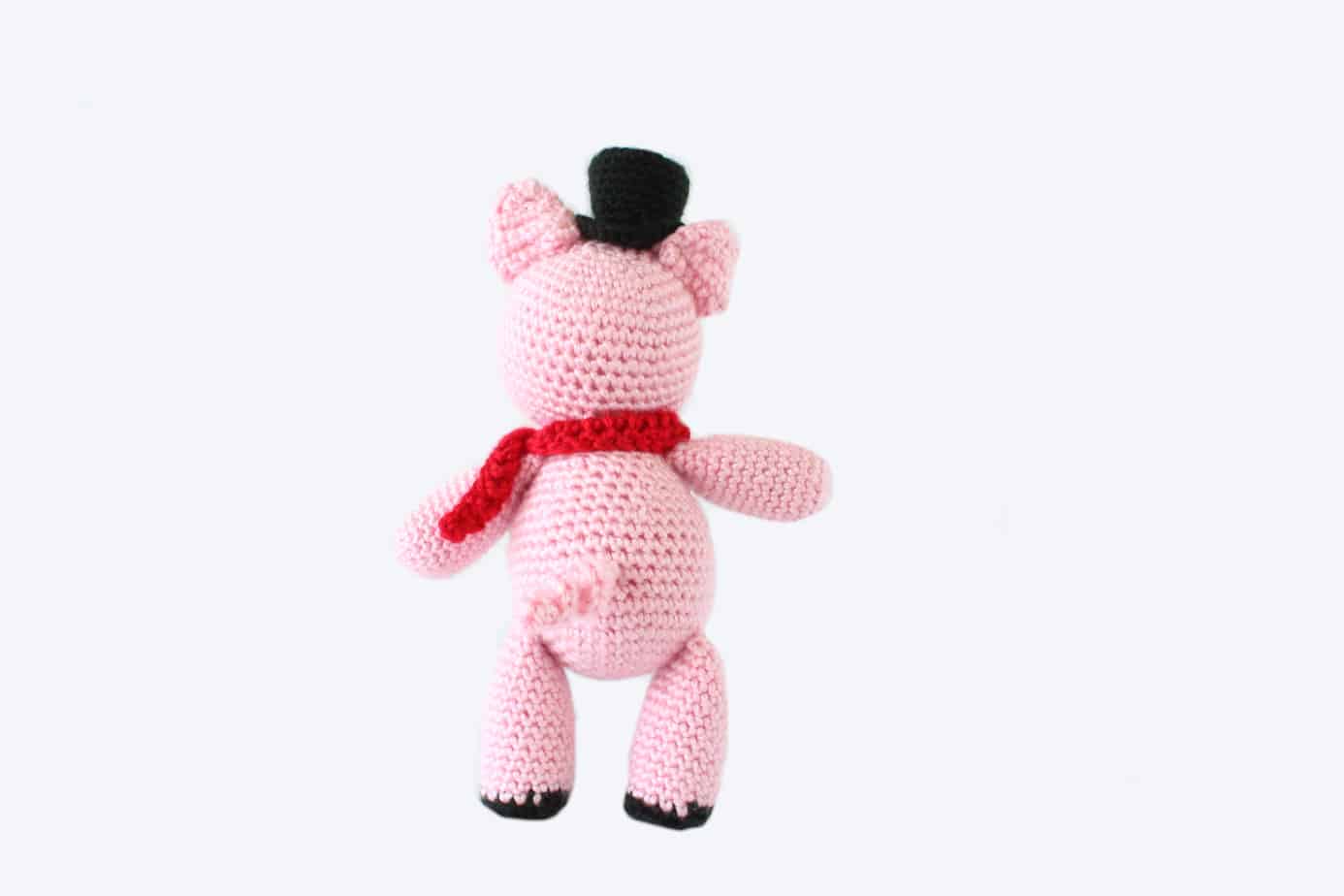 peter the amigurumi piglet