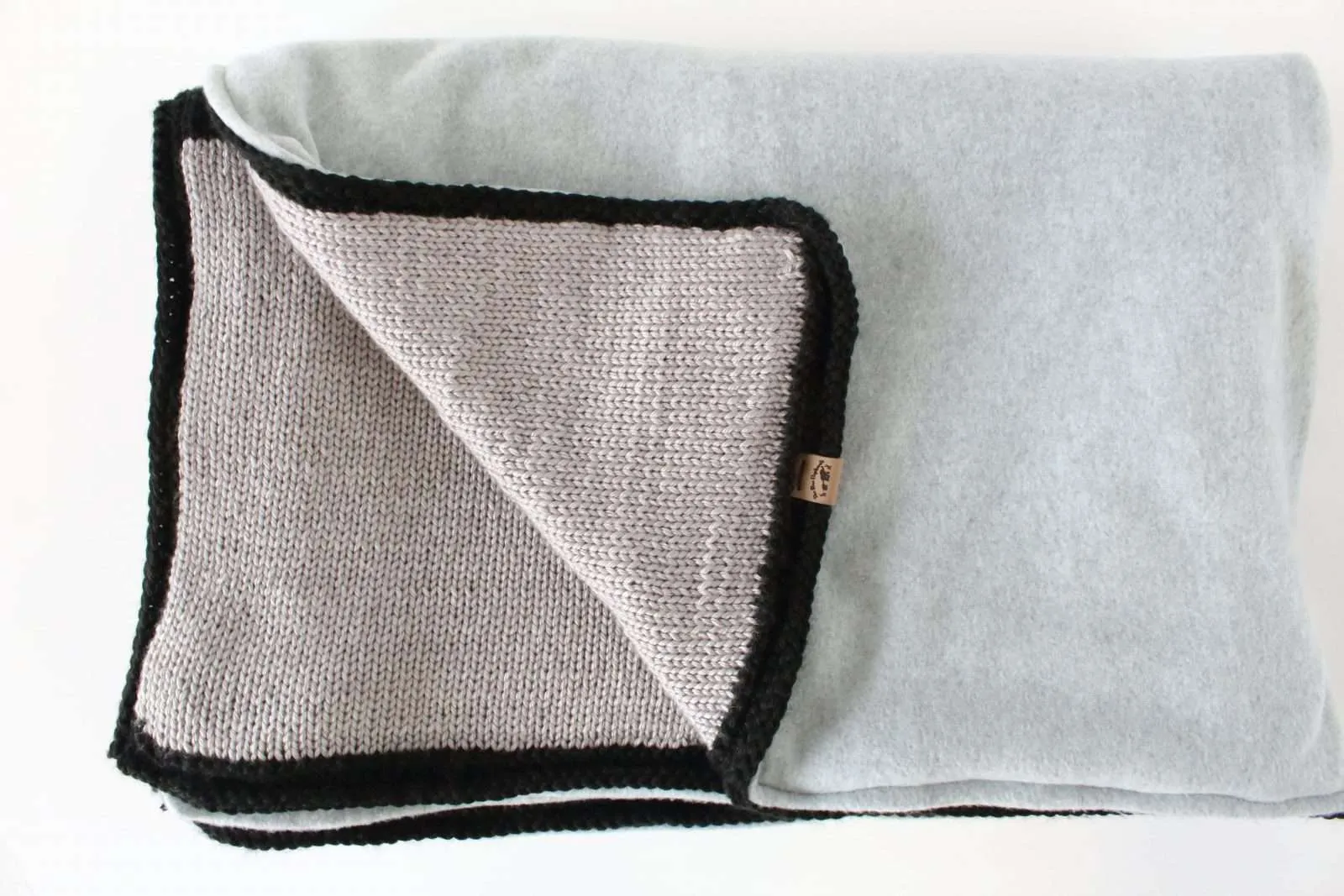 Ammara Throw: Free Blanket Knitting Pattern