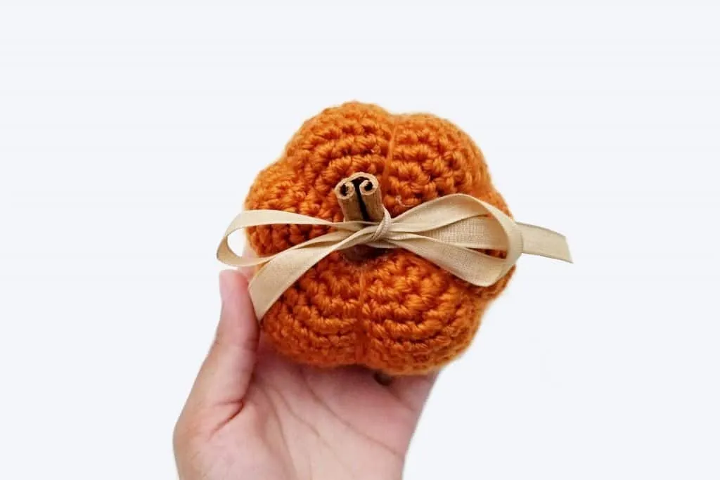 Pumpkin Plushies: Free Crochet Pumpkin Pattern for Fall!