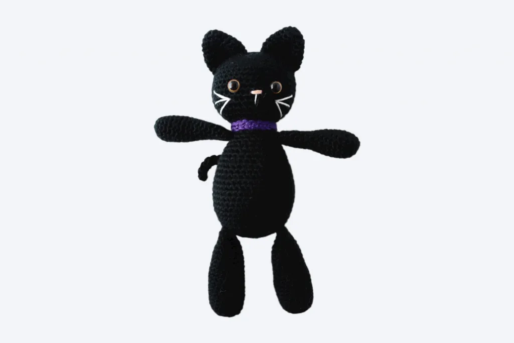 Bella the Cat: Free Crochet Pattern for a Spooky Black Cat Plushie