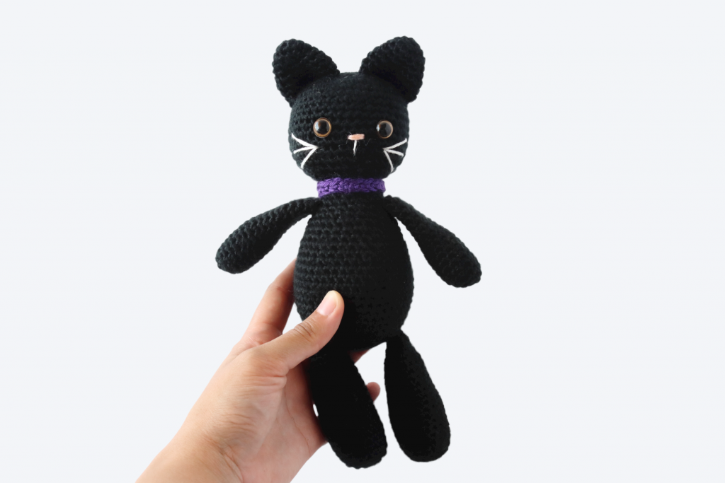 Bella the Cat: Free Crochet Pattern for a Spooky Black Cat Plushie
